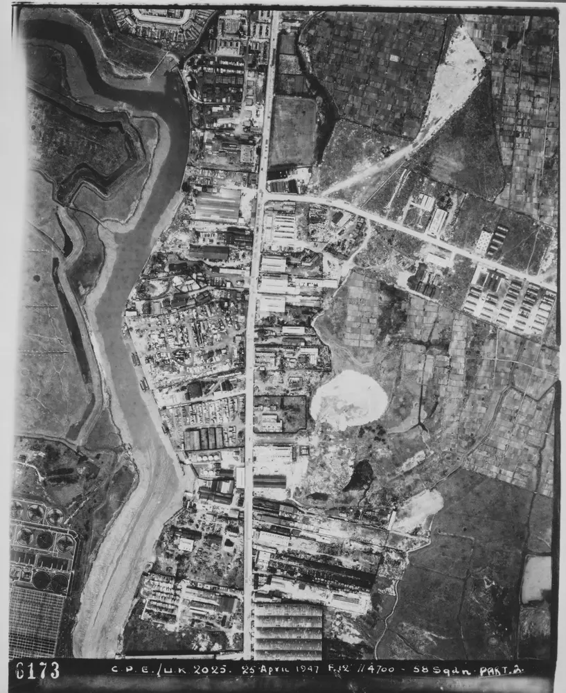 RAF Aerial Photographs of London, 1944-109