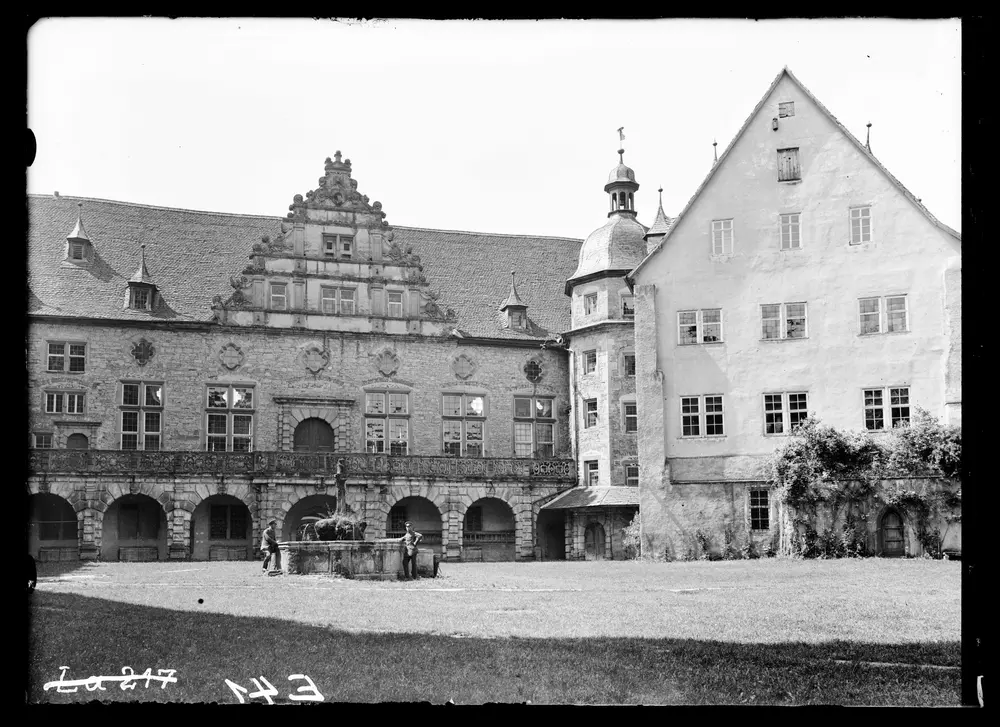 HStAS M 700--1_Nr. 928_ : Weikersheim (Main-Tauber-Kreis), Schloß (Luftaufnahmen)