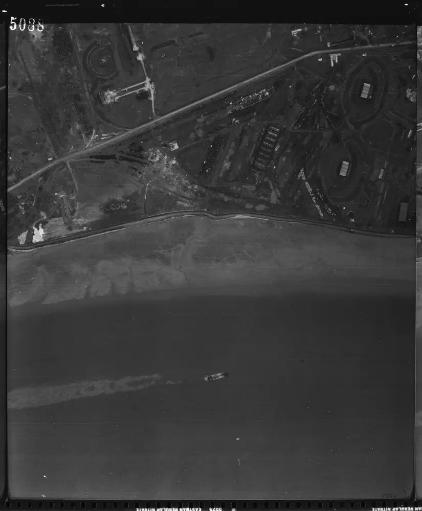 RAF Aerial Photographs of London, 1944-217