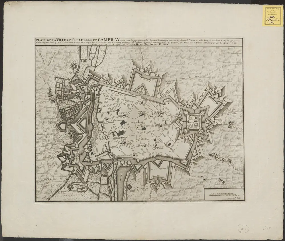 Plan de la ville et citadelle de Cambray: place forte du pays bas capitalle du Comté Cambresis situé sur la riviere de l'Escaut a trois lieues de Bouchain, a cinq du Quesnoy, a six et demy de Landrecy, a six de Valenciene, a cinq de Douay, a huit […]